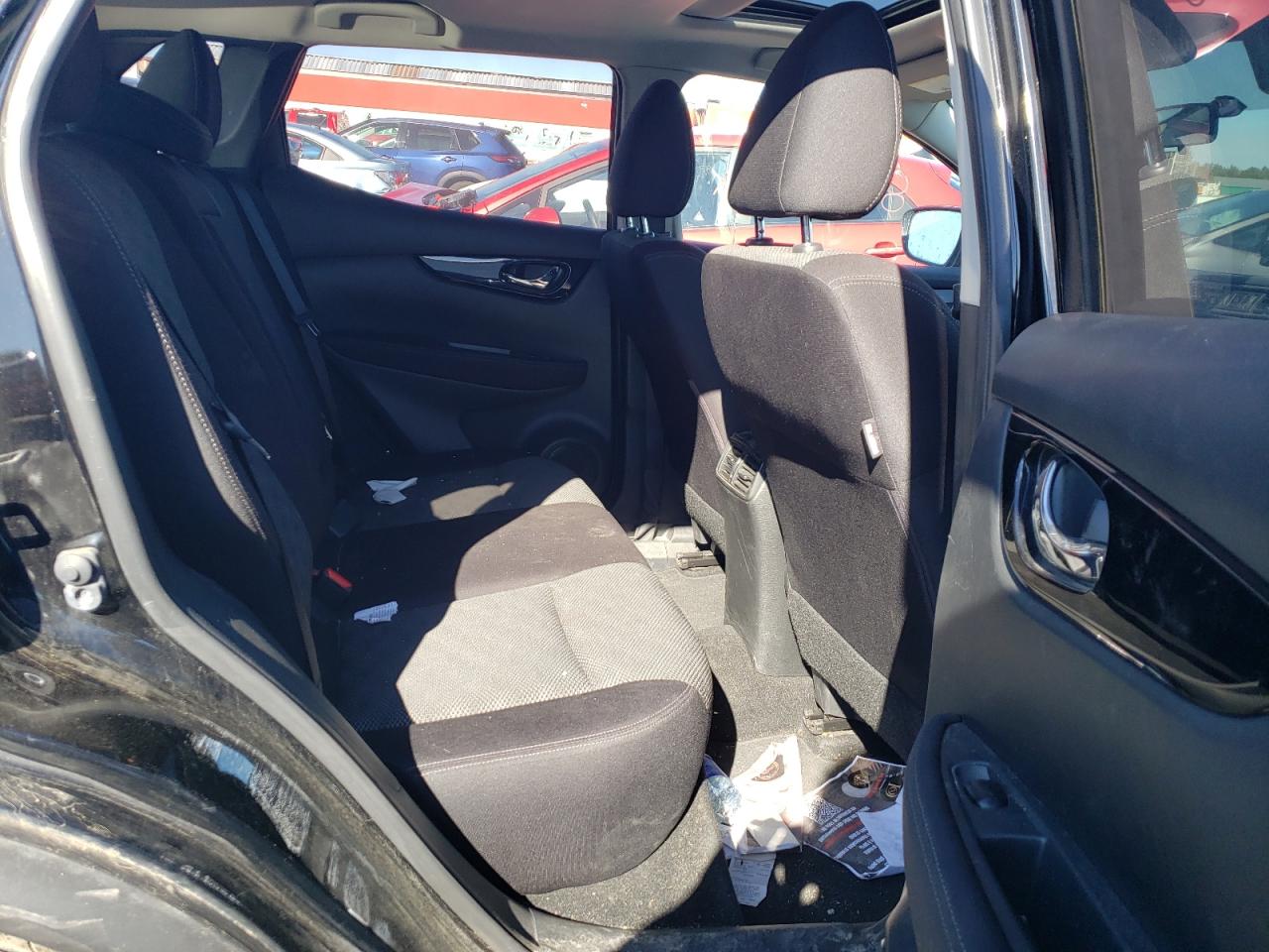 NISSAN ROGUE SPORT S