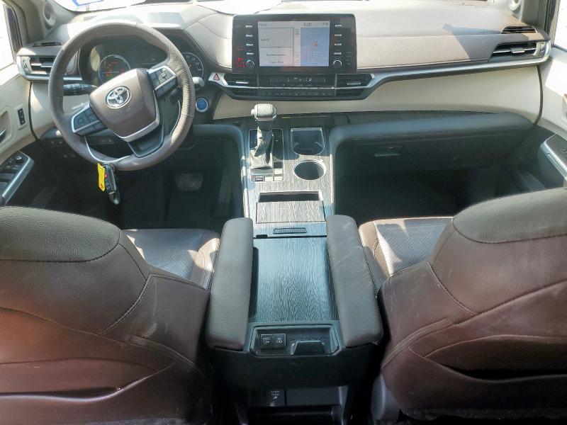 2024 TOYOTA SIENNA LIM - 5TDERKECXRS195657