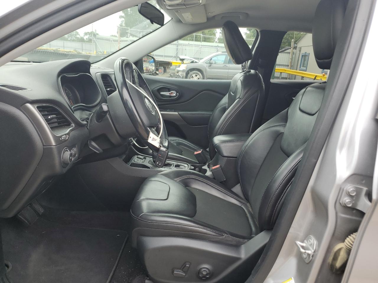 JEEP GRAND CHEROKEE LATITUDE PLUS