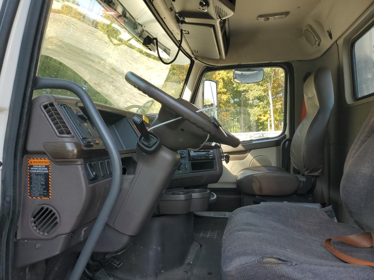 Lot #3286950797 2016 VOLVO VNL