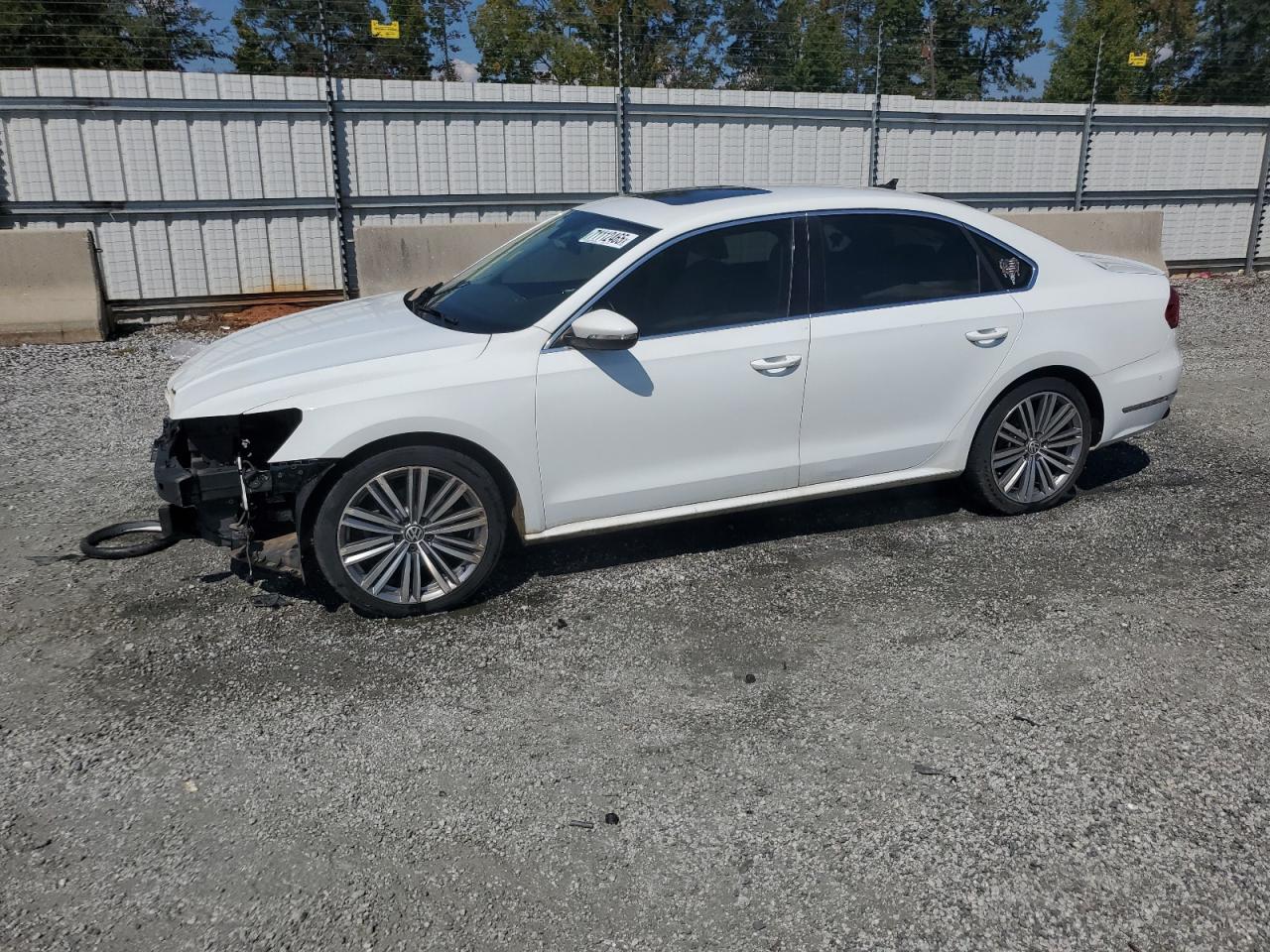 Lot #3279733936 2016 VOLKSWAGEN PASSAT SEL