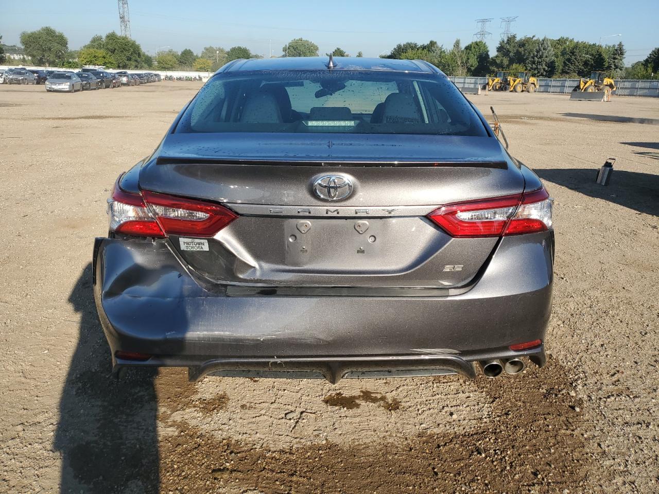 TOYOTA CAMRY SE