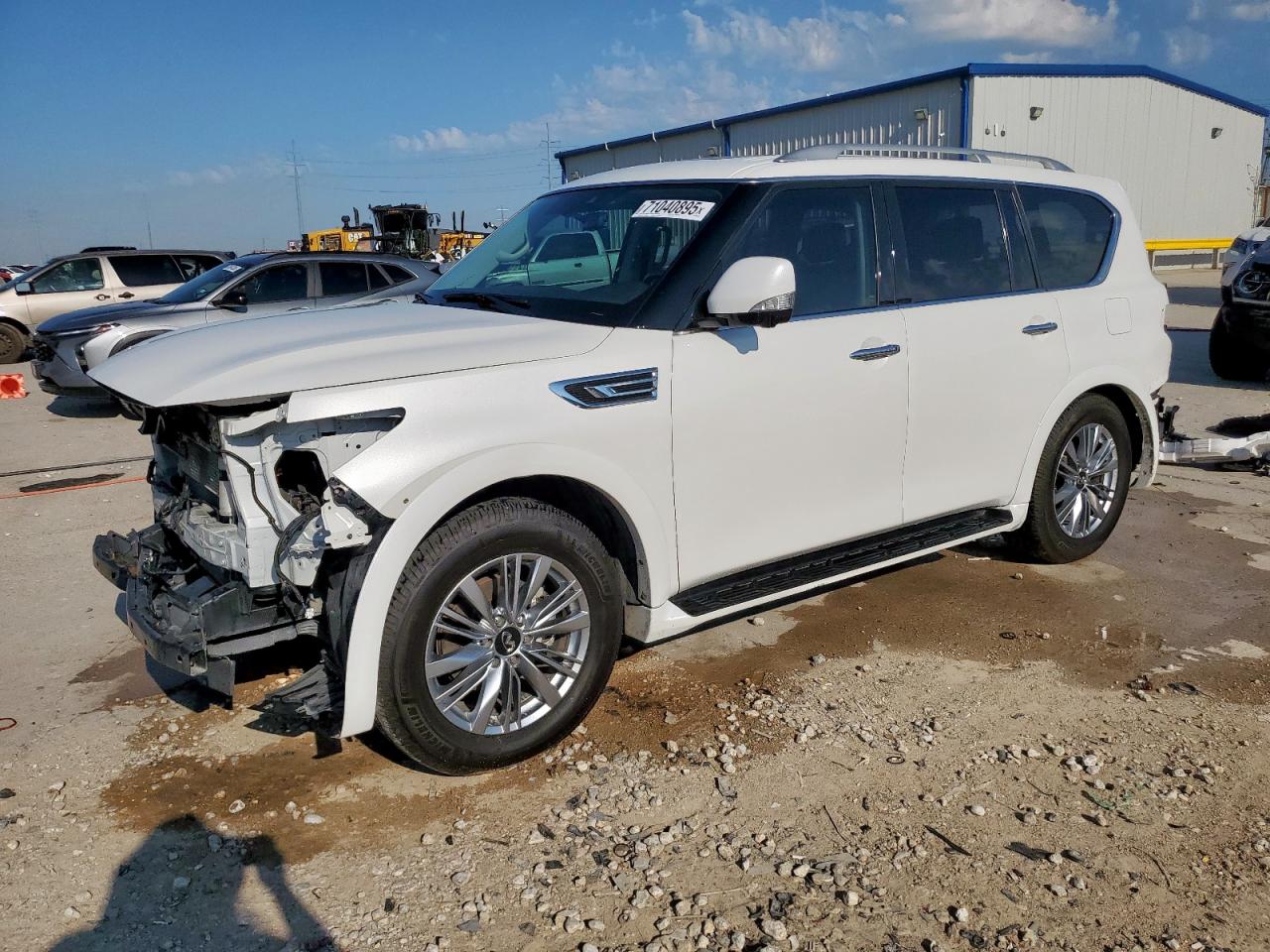 INFINITI QX80 LUXE