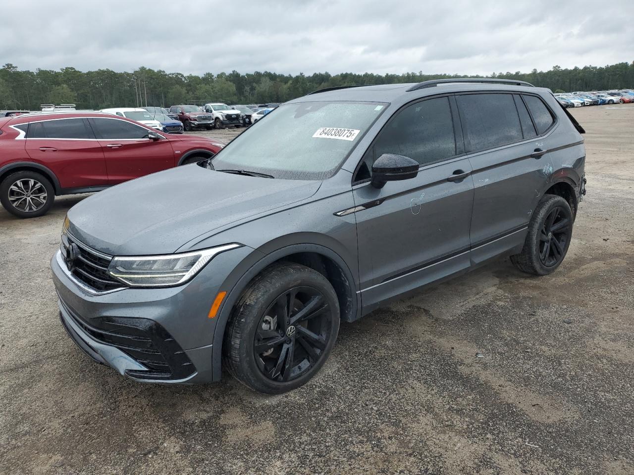 VOLKSWAGEN TIGUAN SE R-LINE BLACK