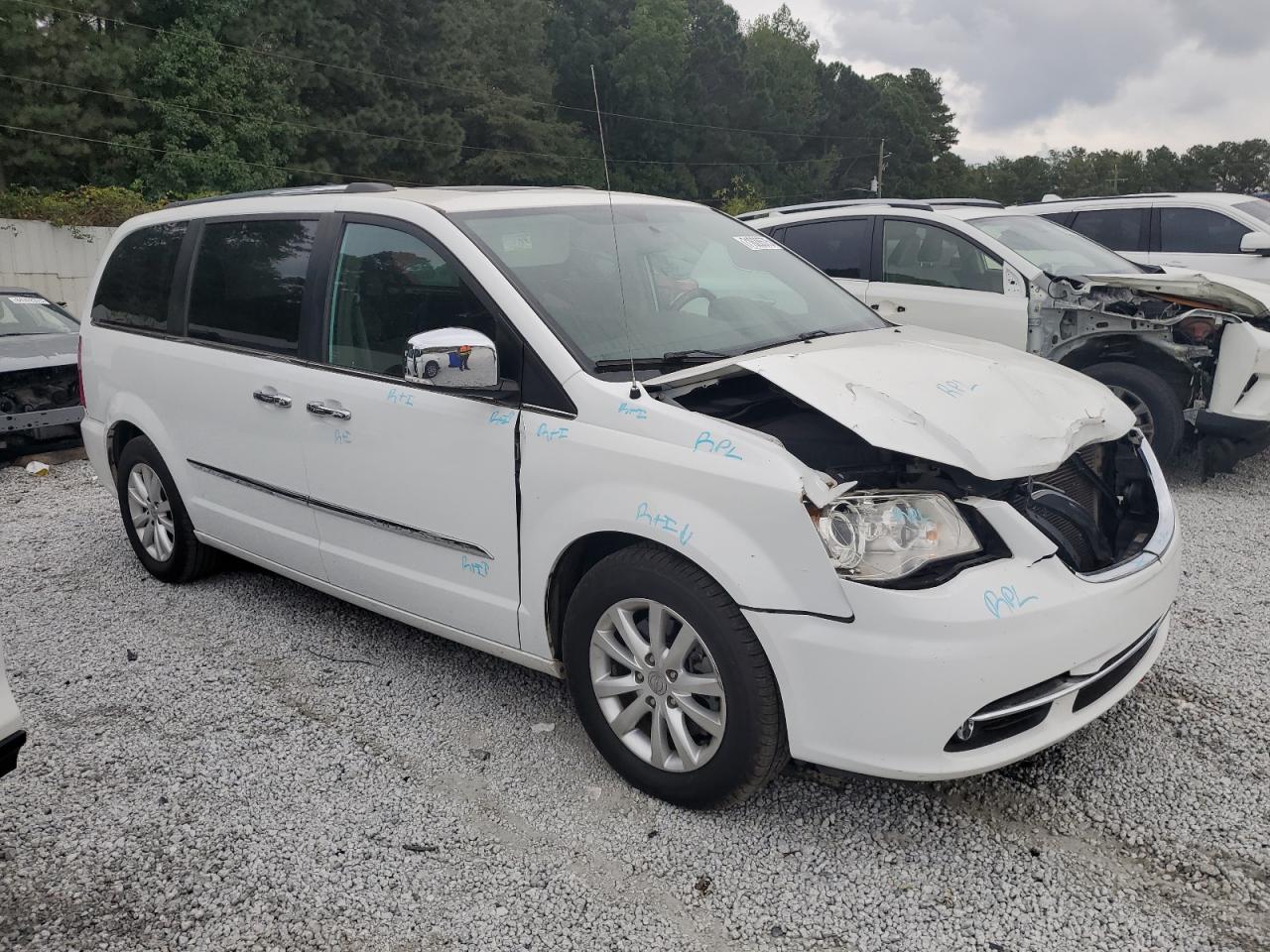 CHRYSLER TOWN & COUNTRY LIMITED PLATINUM
