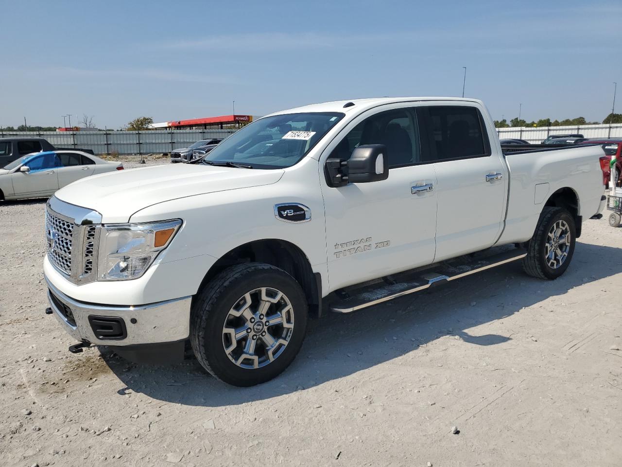 NISSAN TITAN SL