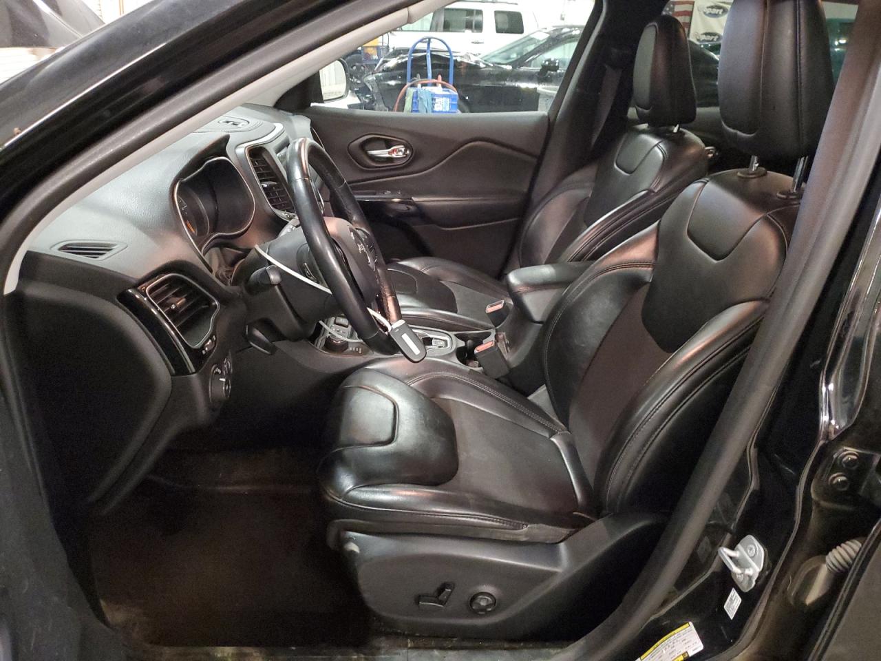 JEEP GRAND CHEROKEE LATITUDE PLUS