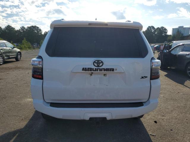 2018 TOYOTA 4RUNNER SR JTEBU5JR4J5527790