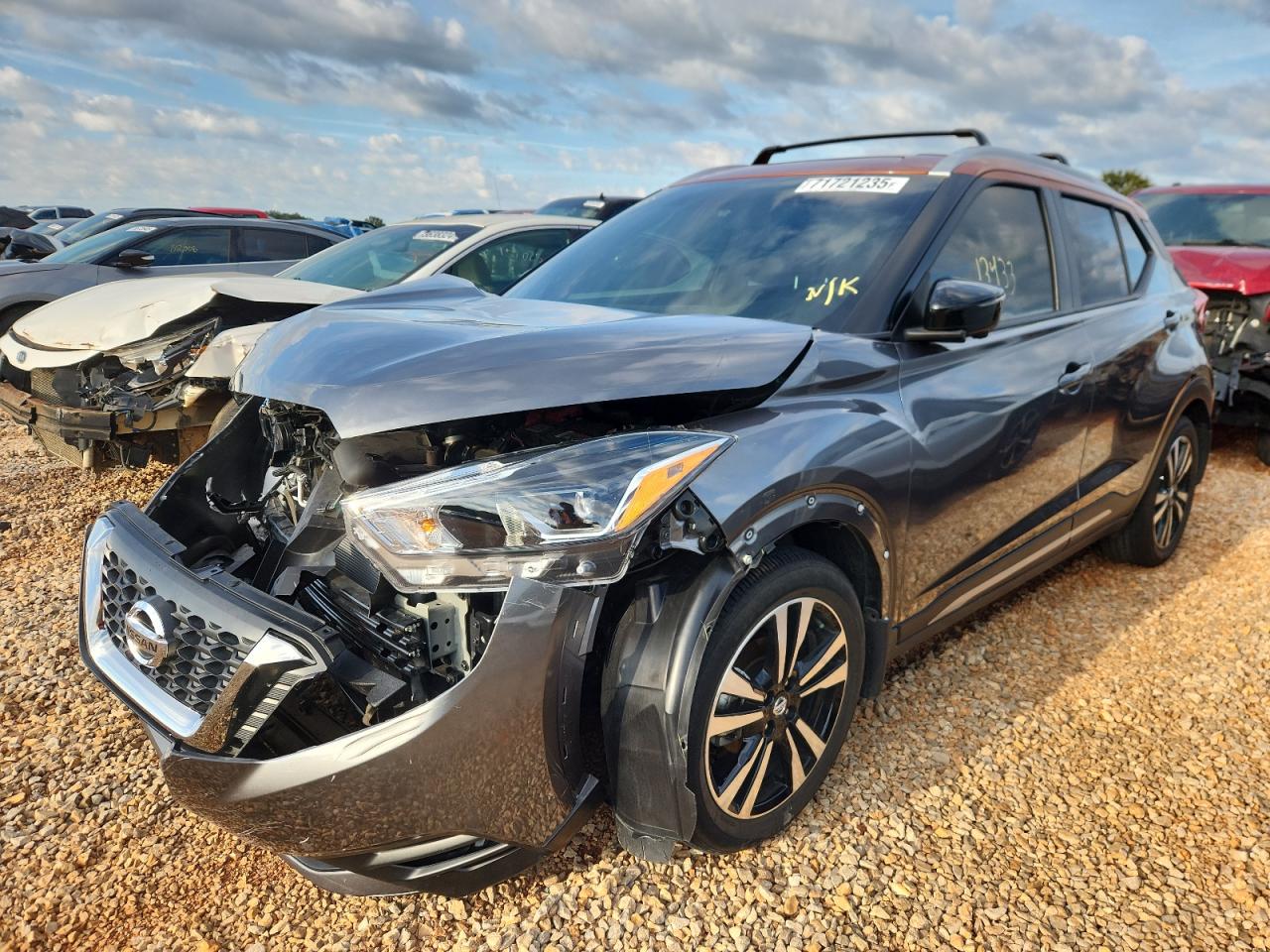 NISSAN KICKS S