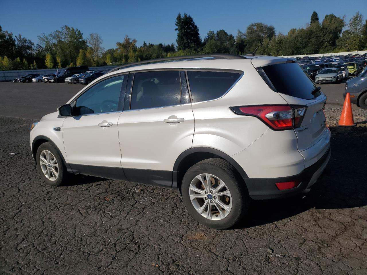 FORD ESCAPE SE