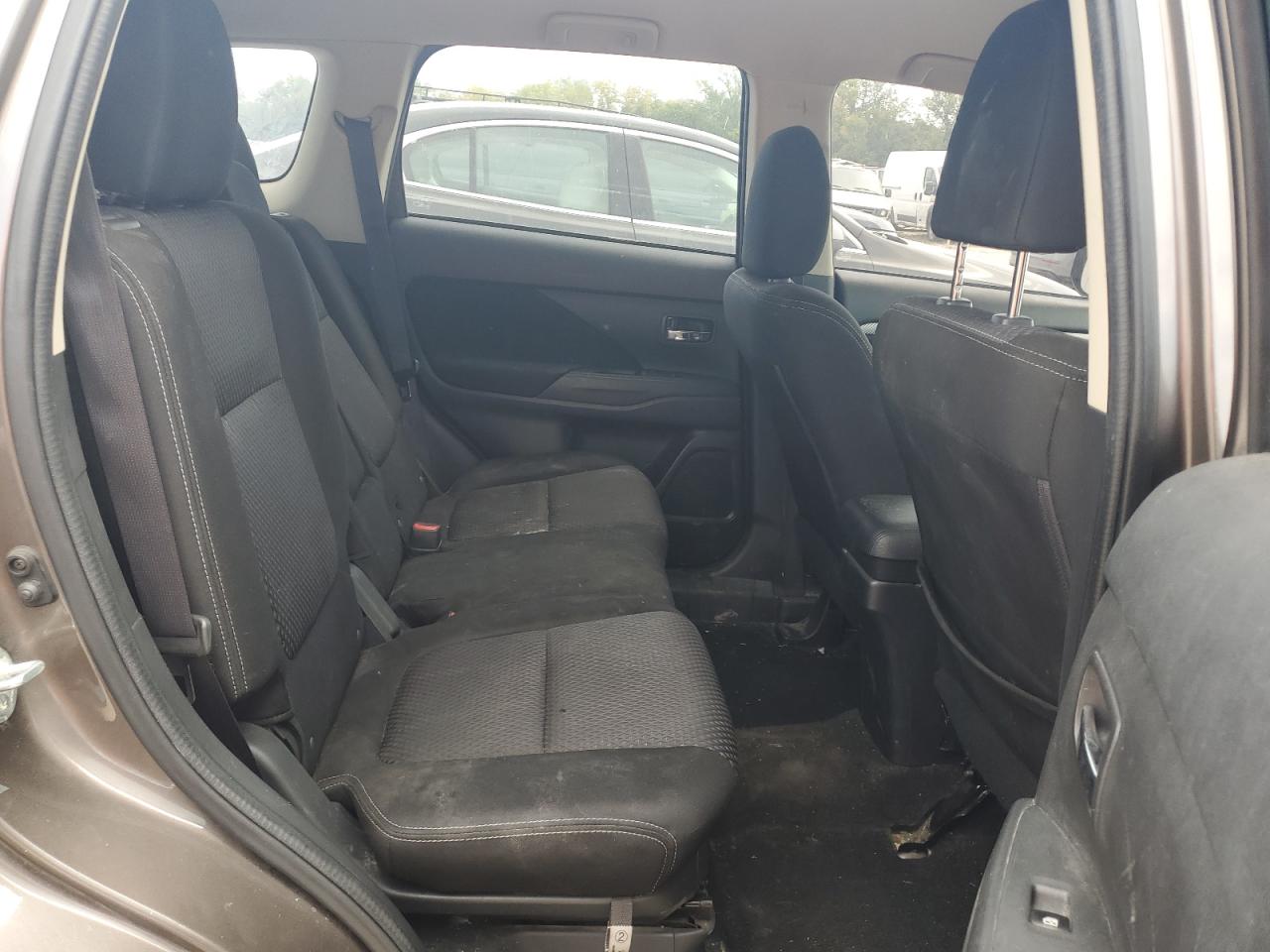 MITSUBISHI OUTLANDER ES