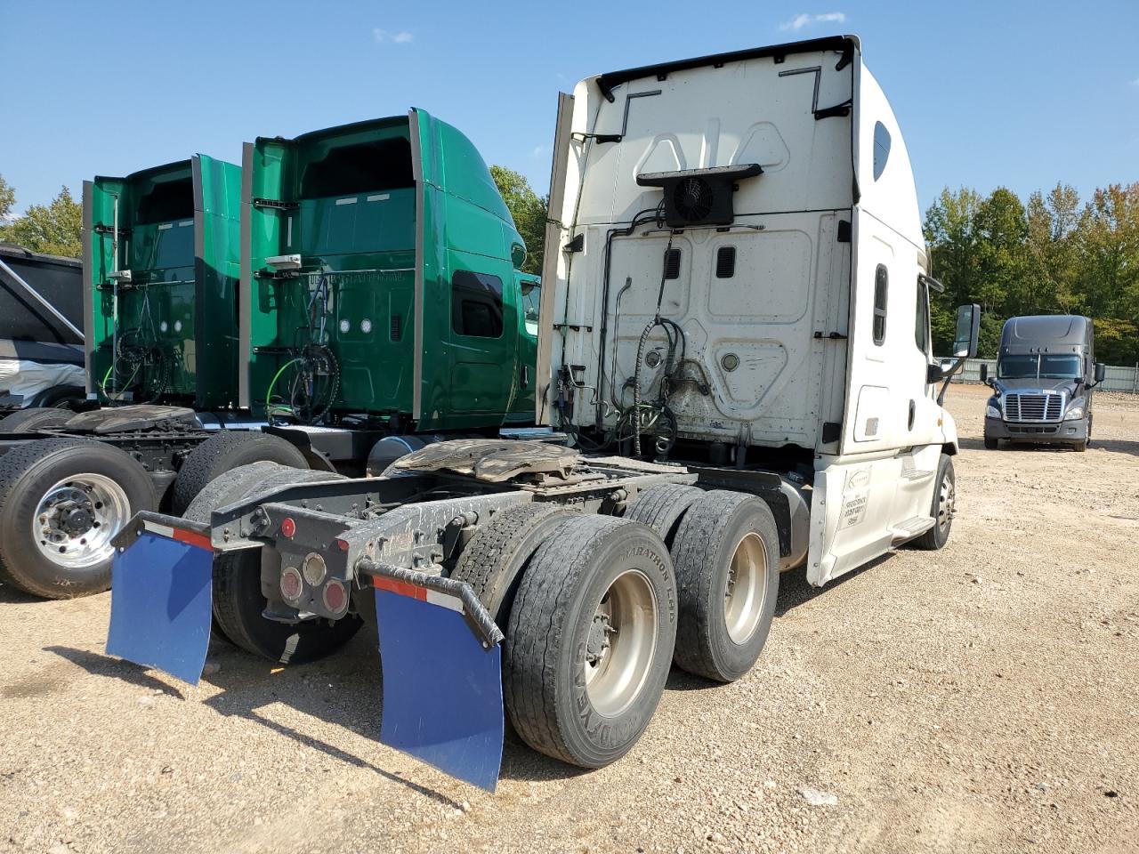 Lot #3255393391 2016 FREIGHTLINER CASCADIA 1