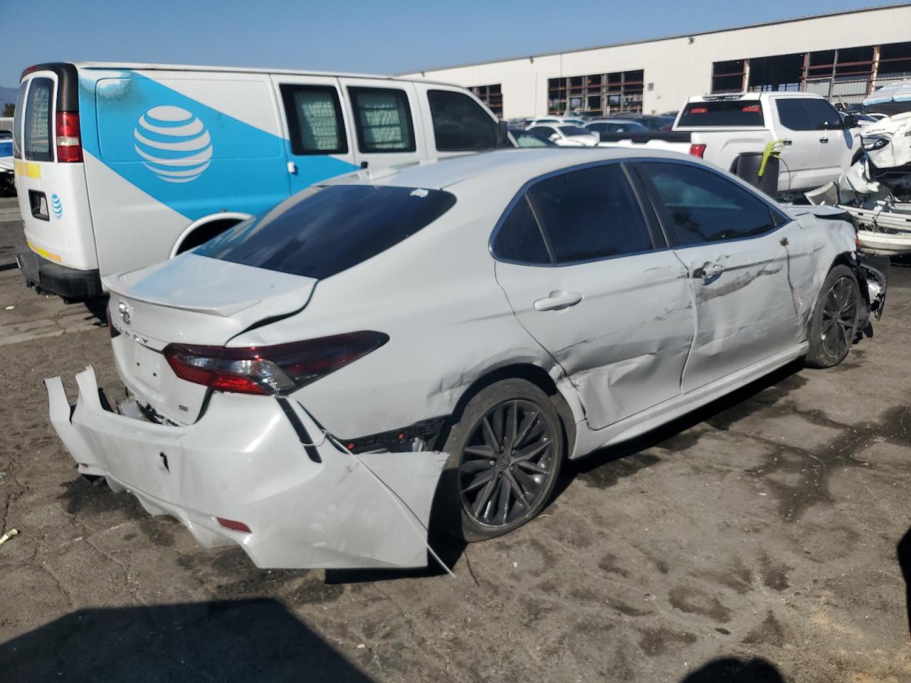 TOYOTA CAMRY SE NIGHT SHADE