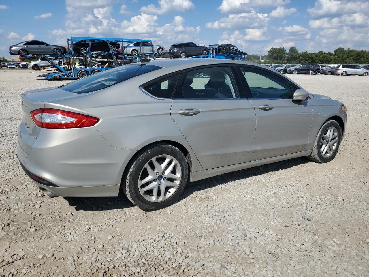 FORD FUSION SE