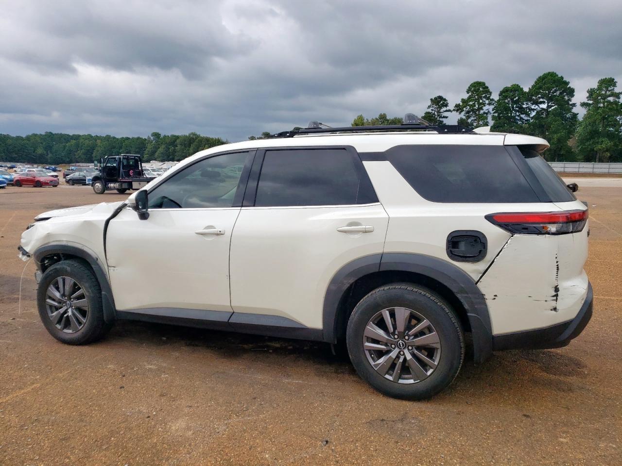 NISSAN PATHFINDER SV