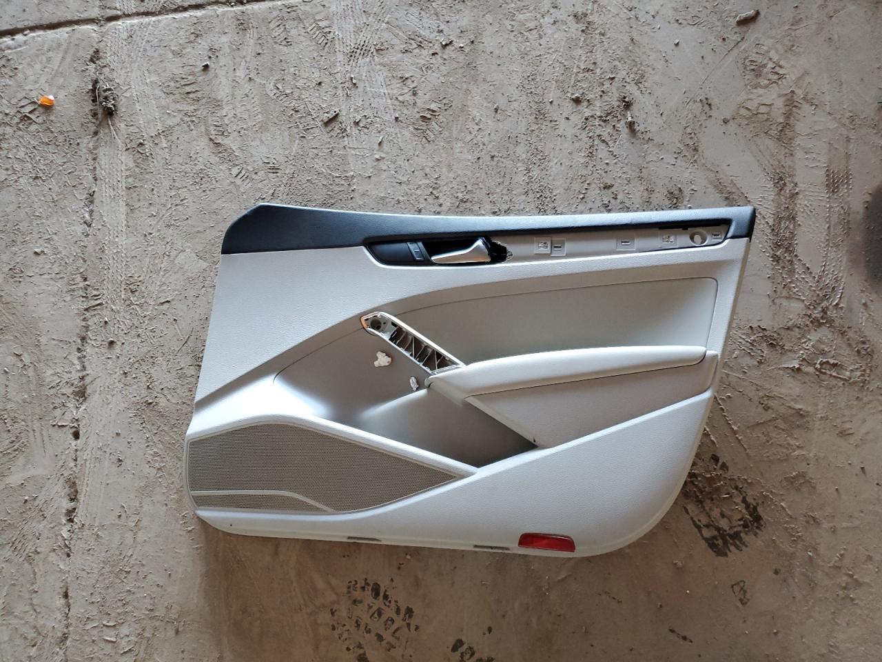 VOLKSWAGEN PASSAT SE