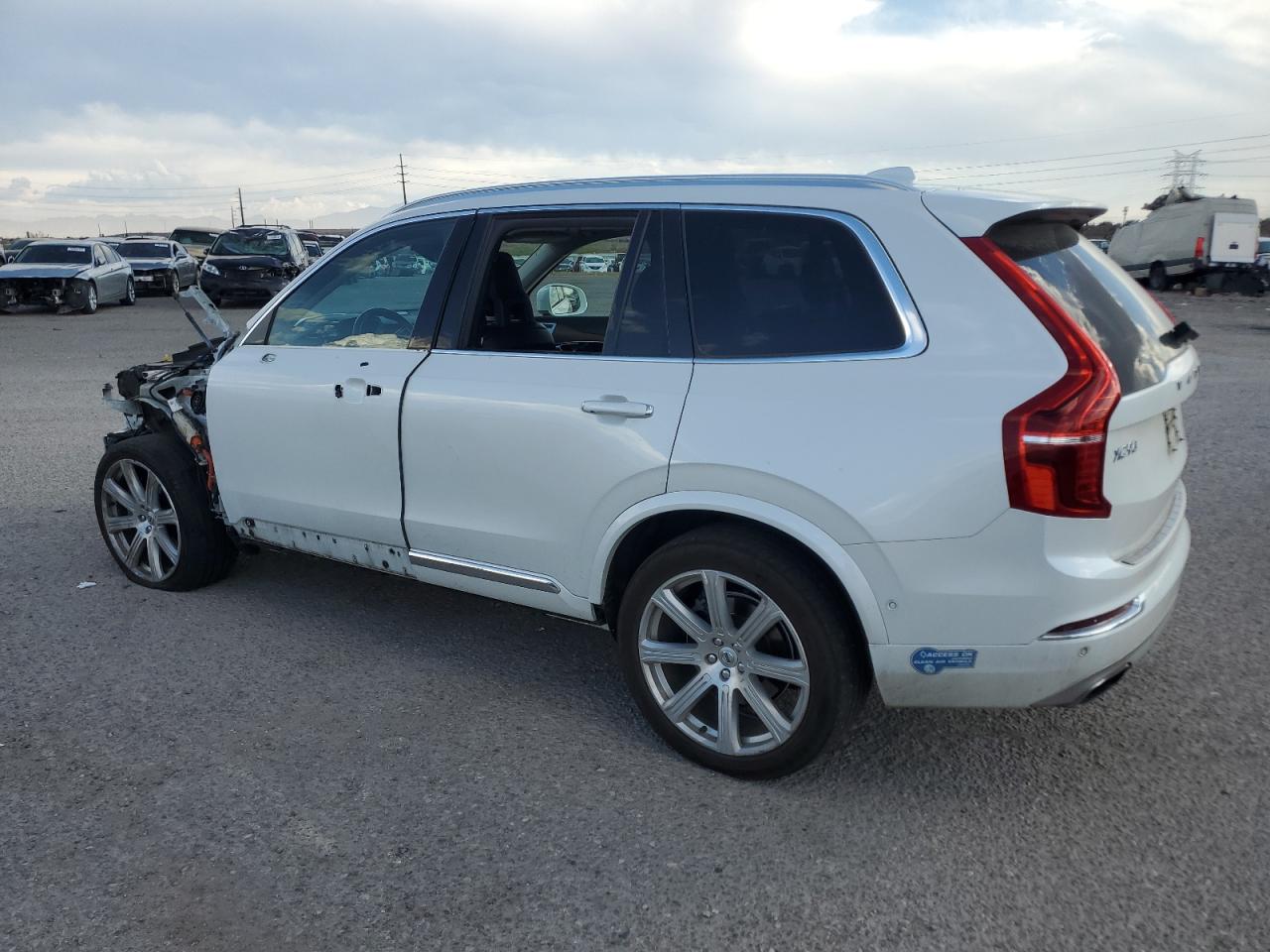 VOLVO XC90 T8