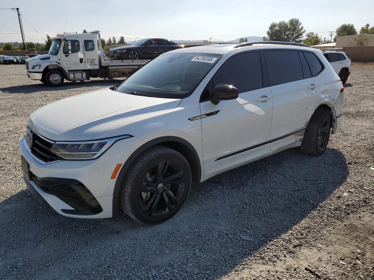 VOLKSWAGEN TIGUAN SE R-LINE BLACK
