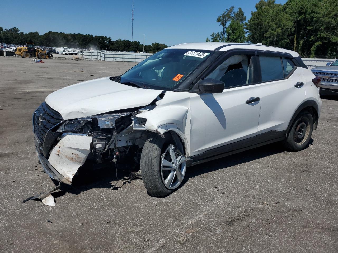 NISSAN KICKS S