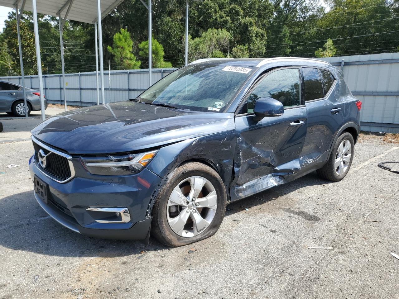 VOLVO XC40 T5 MOMENTUM