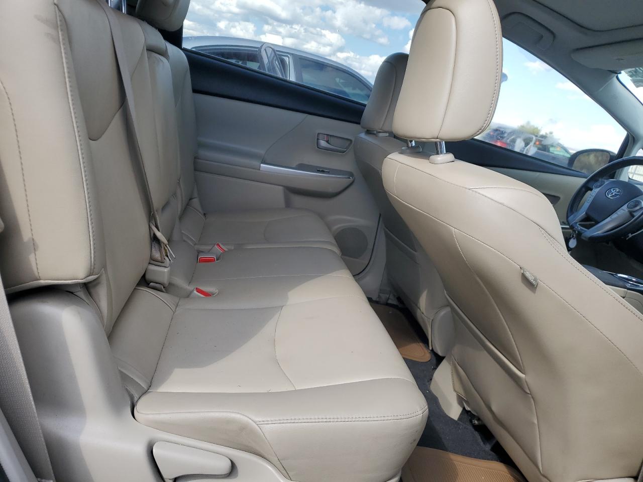 Lot #3317104980 2013 TOYOTA PRIUS V