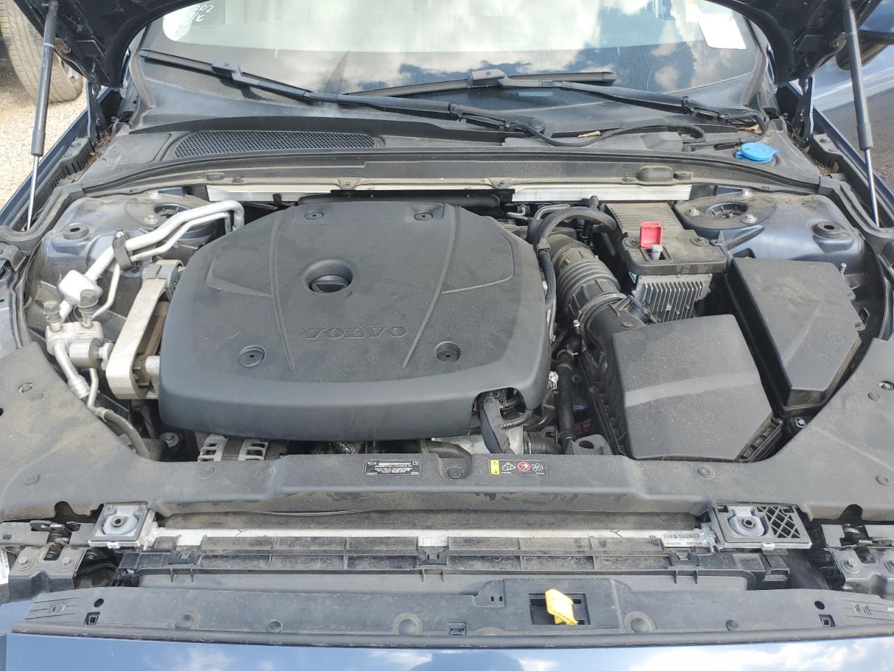 VOLVO S60 T6 MOMENTUM