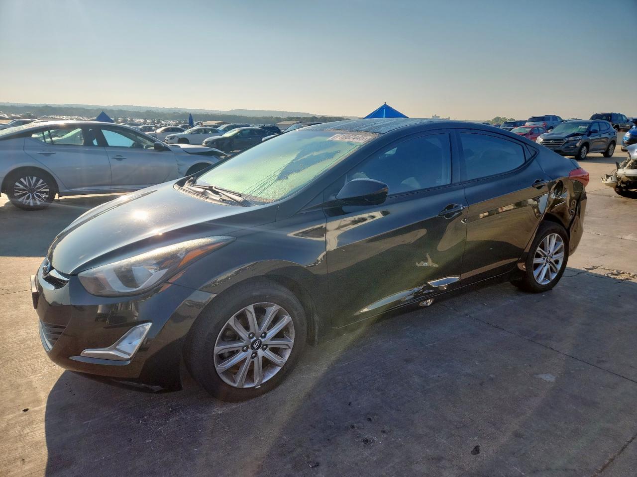 HYUNDAI ELANTRA SE