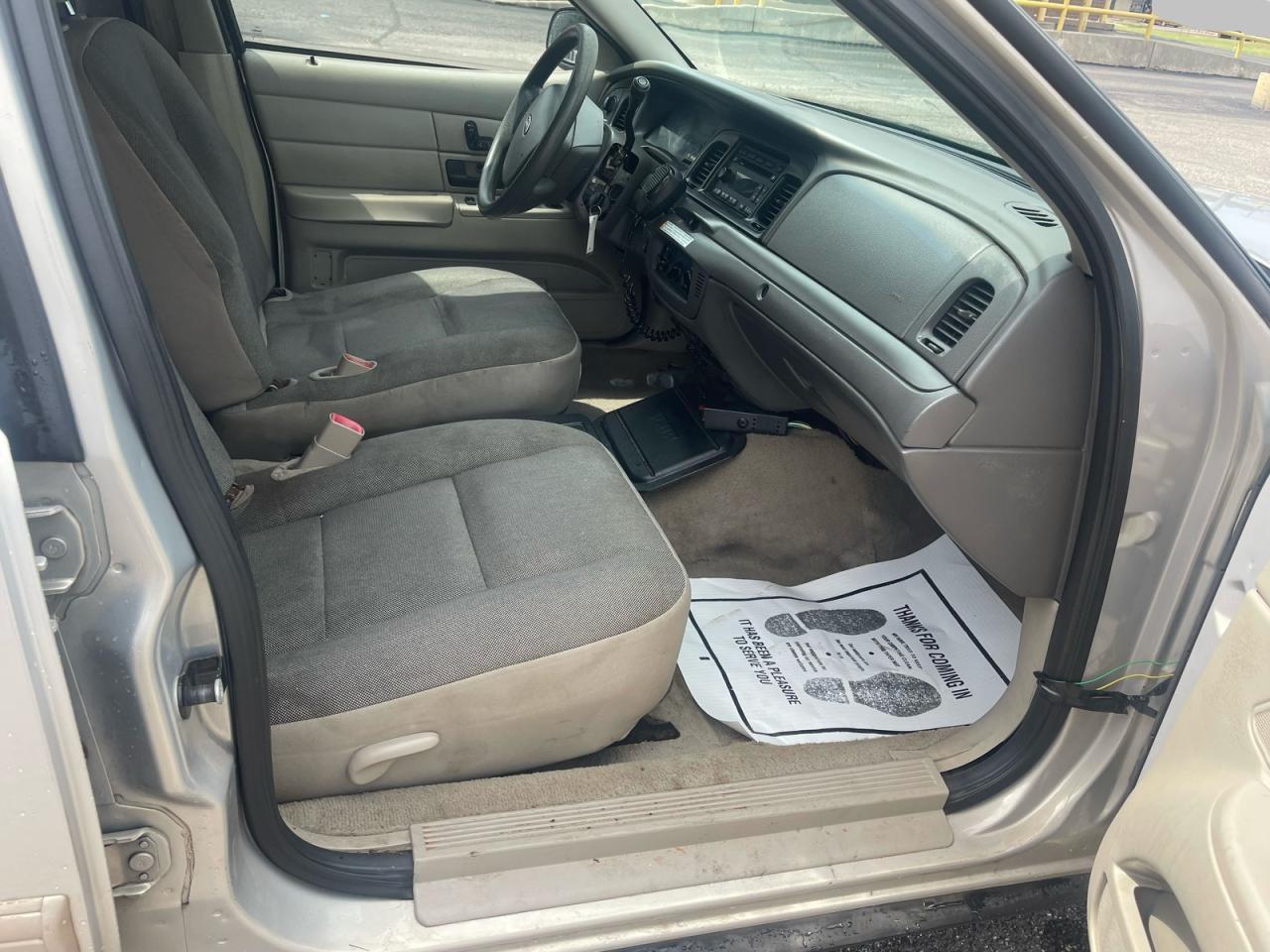 FORD CROWN VICTORIA POLICE INTERCEPTOR