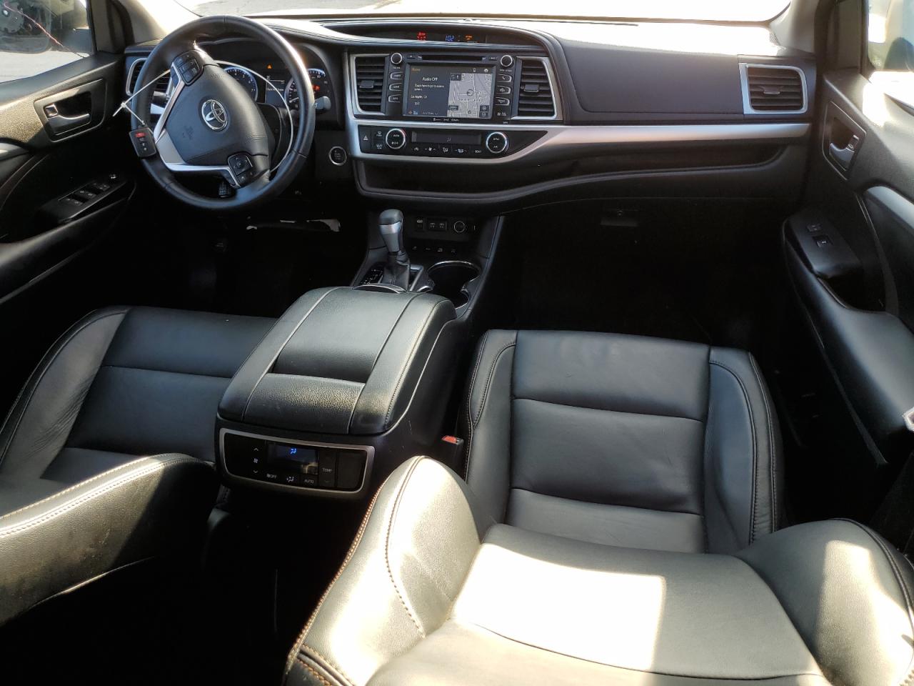 TOYOTA HIGHLANDER SE