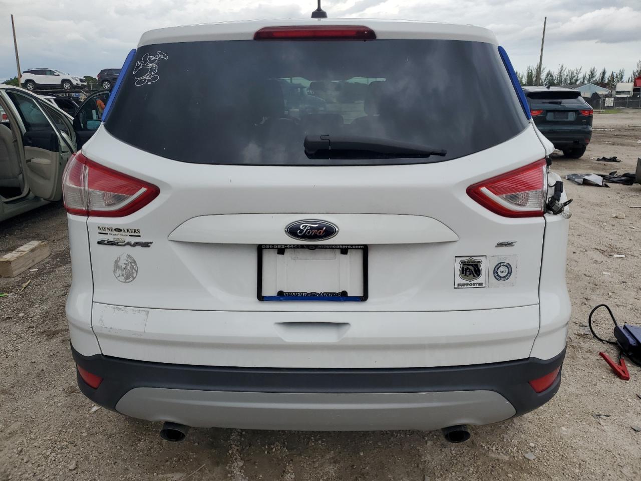 FORD ESCAPE SE