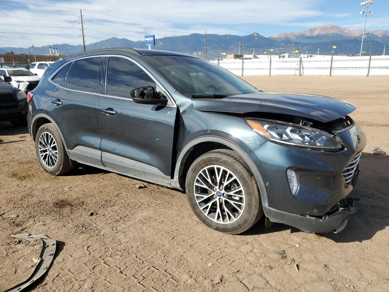 FORD ESCAPE TITANIUM