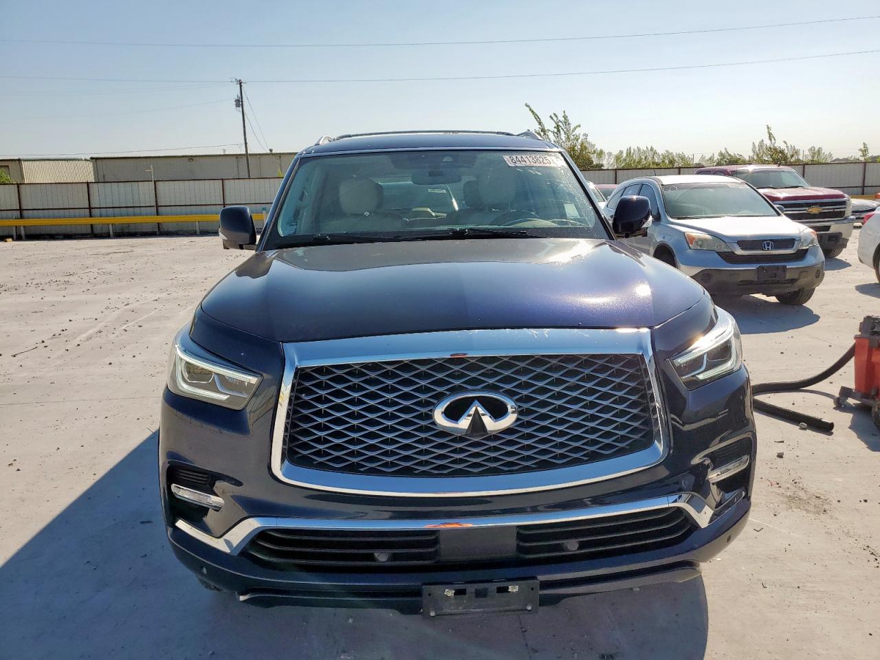 INFINITI QX80 LUXE