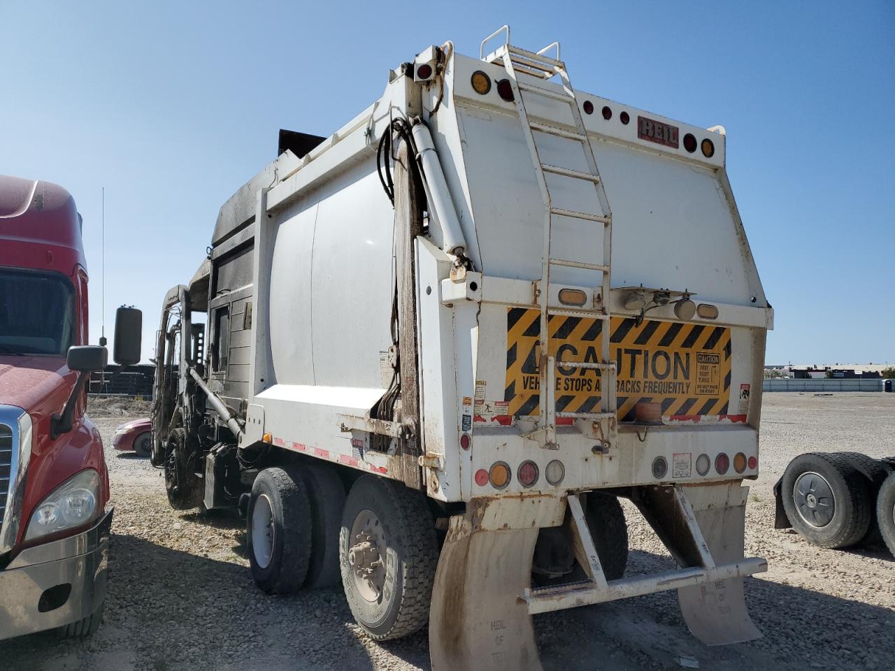 Lot #3263896672 2014 PETERBILT 320