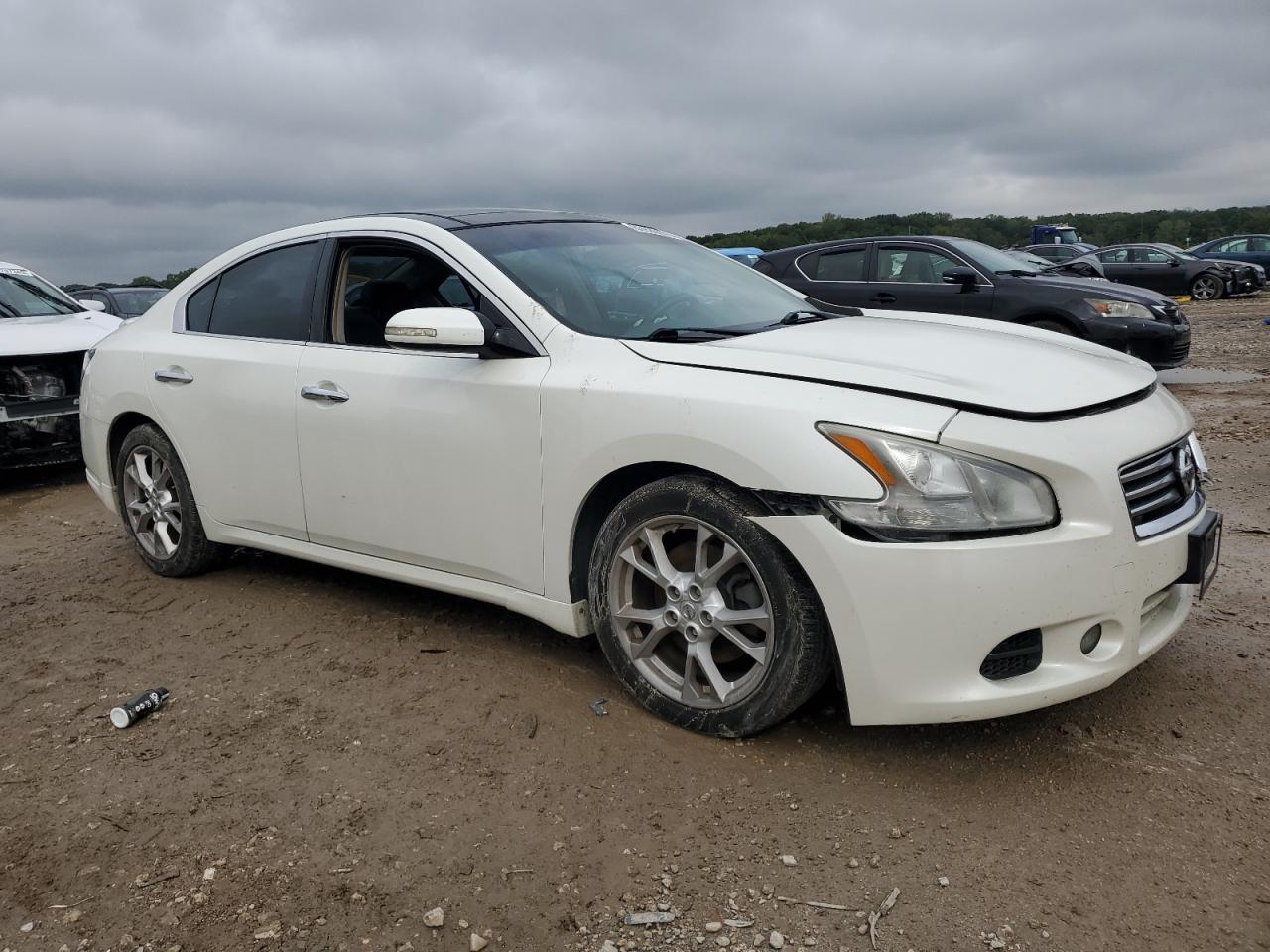 NISSAN MAXIMA S