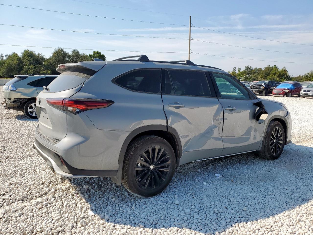 TOYOTA HIGHLANDER LE