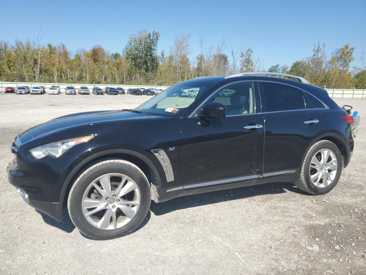 INFINITI QX70
