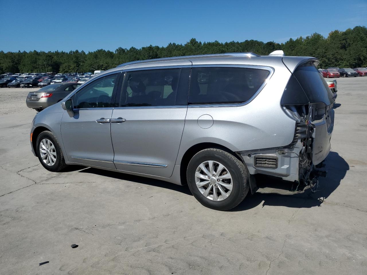 CHRYSLER PACIFICA TOURING L