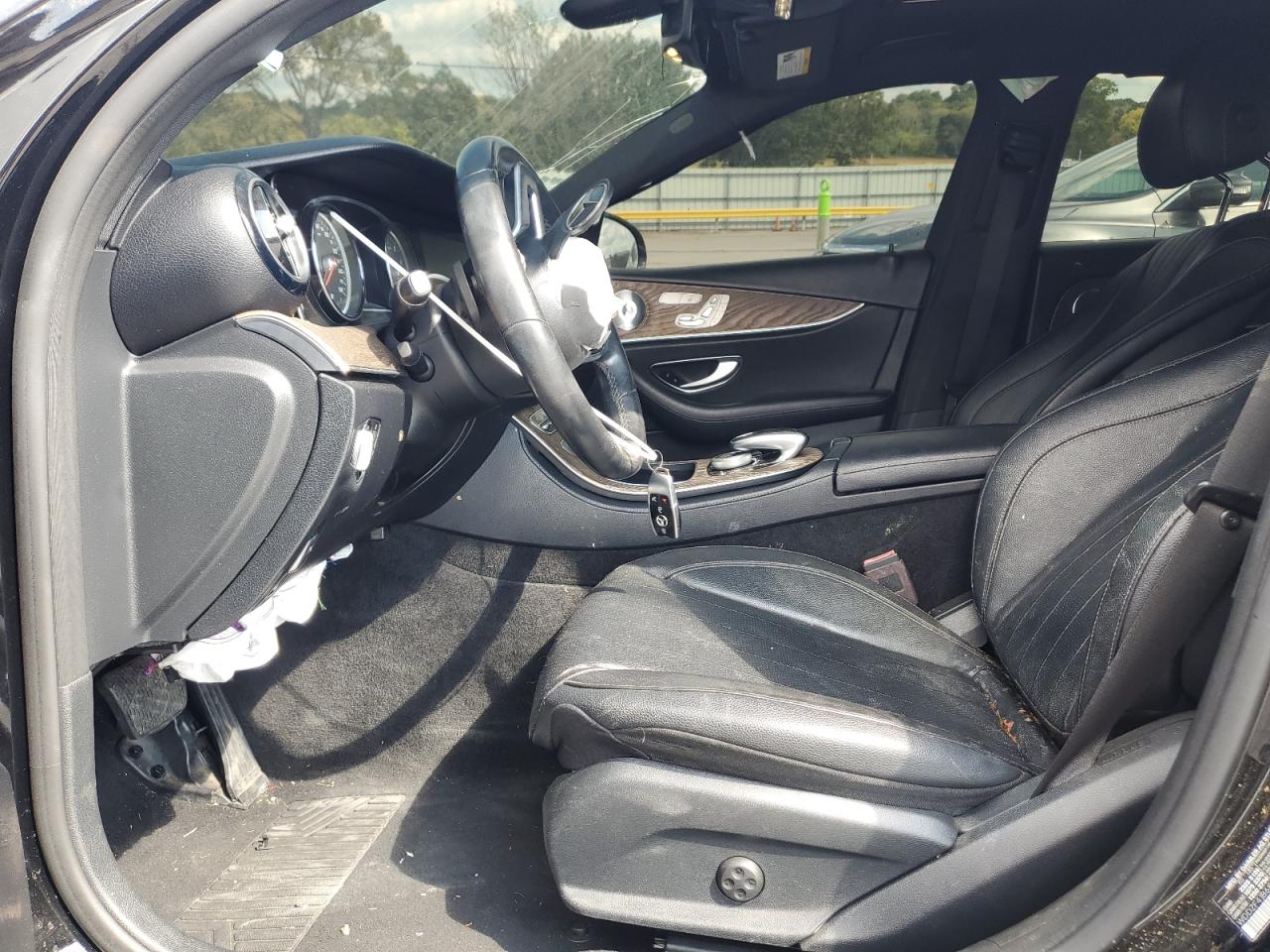 MERCEDES-BENZ E-CLASS 300