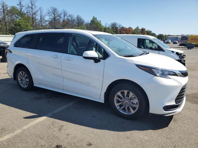 2024 TOYOTA SIENNA LE 5TDBSKFC9RS138713