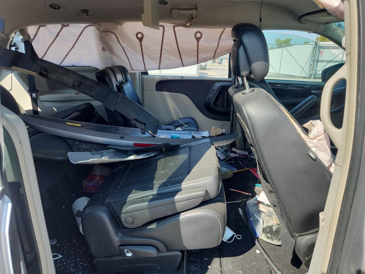 CHRYSLER TOWN & COUNTRY TOURING L