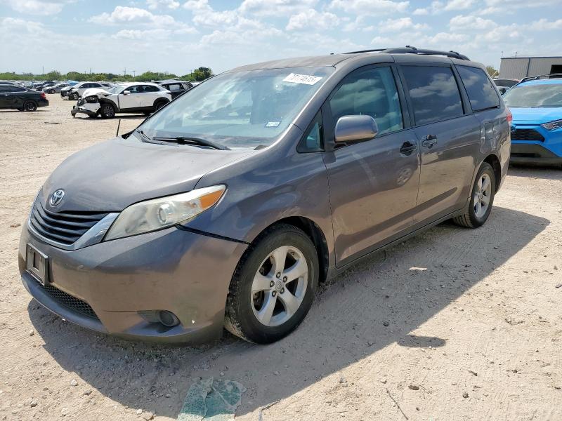 TOYOTA SIENNA LE