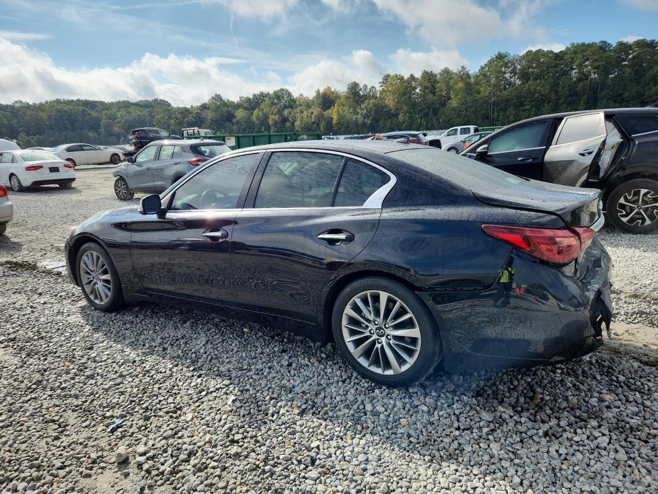 INFINITI Q50 LUXE
