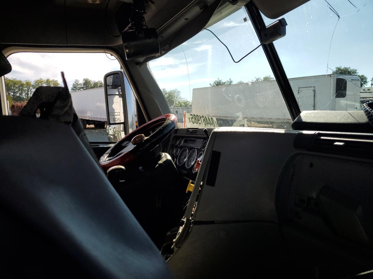 Lot #3297119488 2020 FREIGHTLINER CORONADO