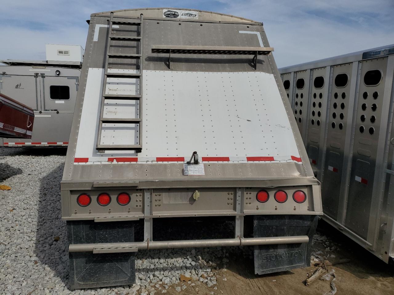 Lot #3291242002 2019 CORNHUSKER GRAINAILER