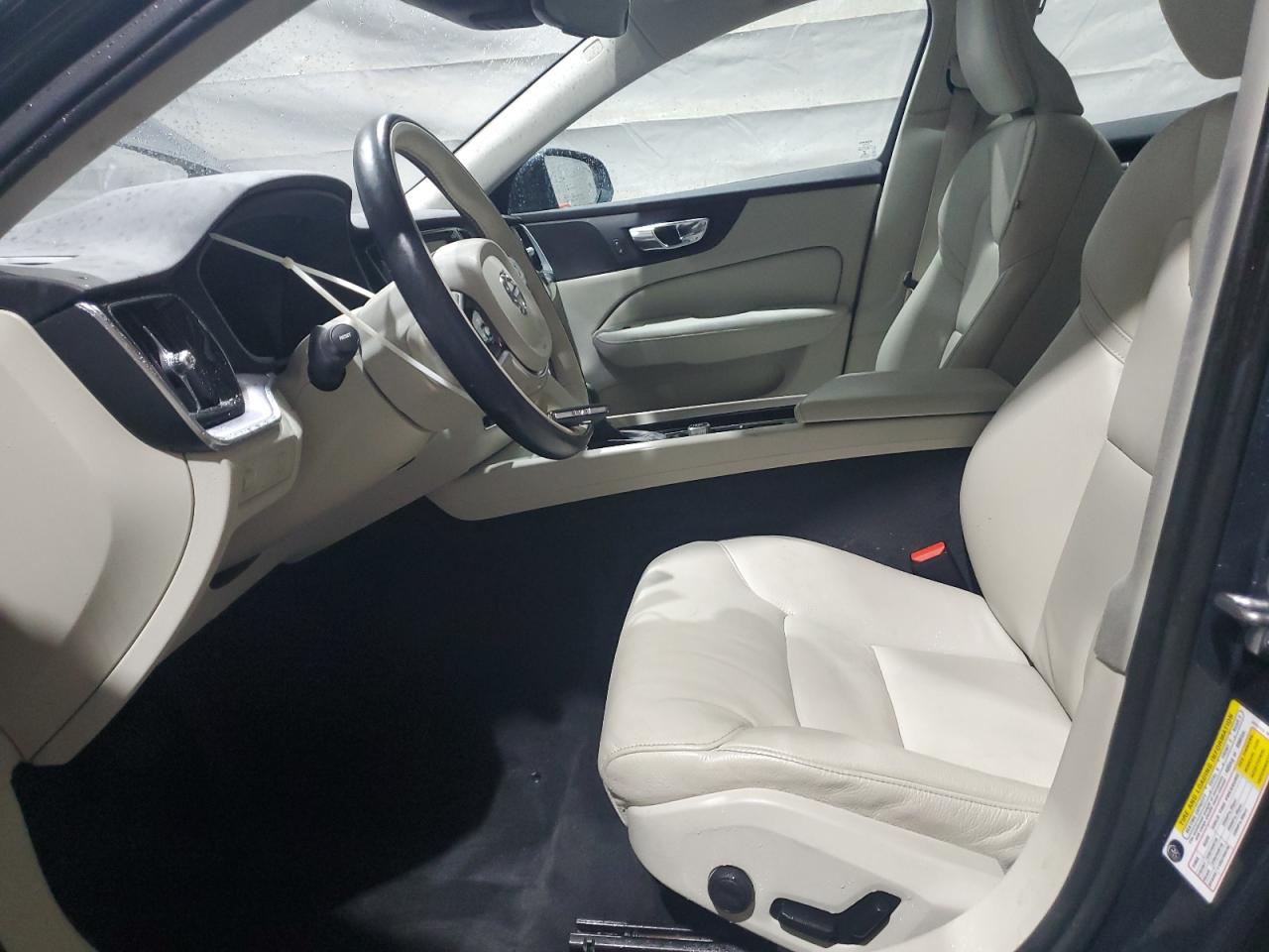 VOLVO S60 T6 MOMENTUM