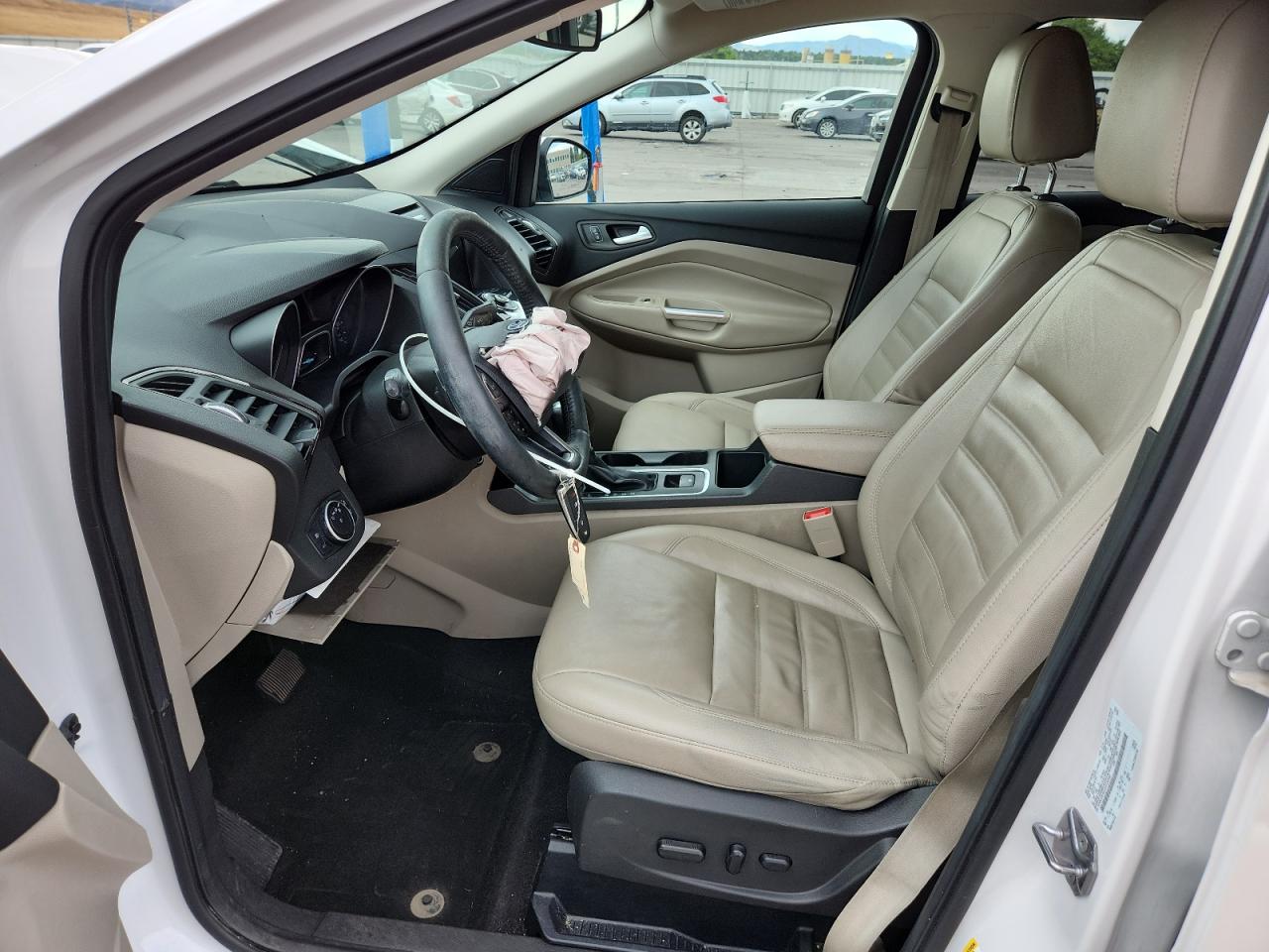 FORD ESCAPE TITANIUM