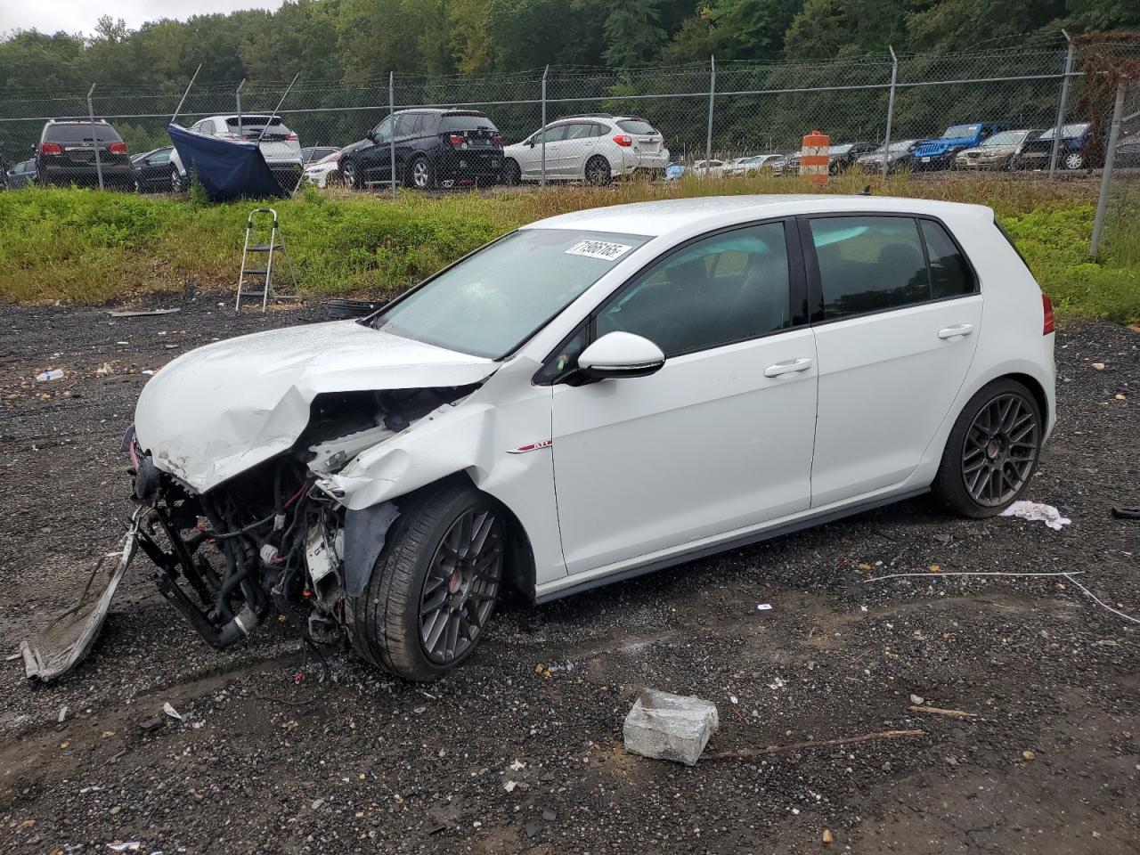 VOLKSWAGEN GOLF GTI S