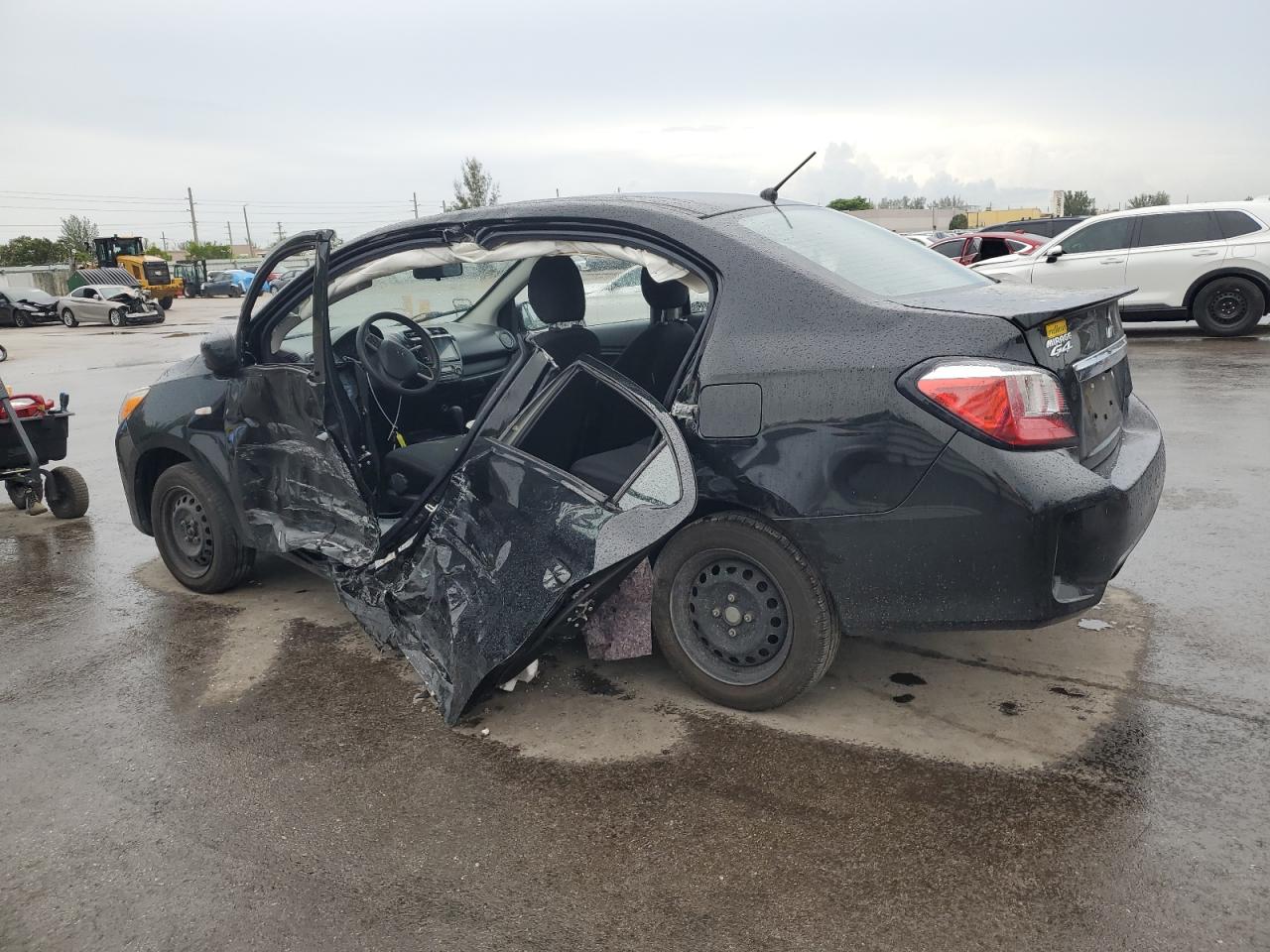 MITSUBISHI MIRAGE G4 ES