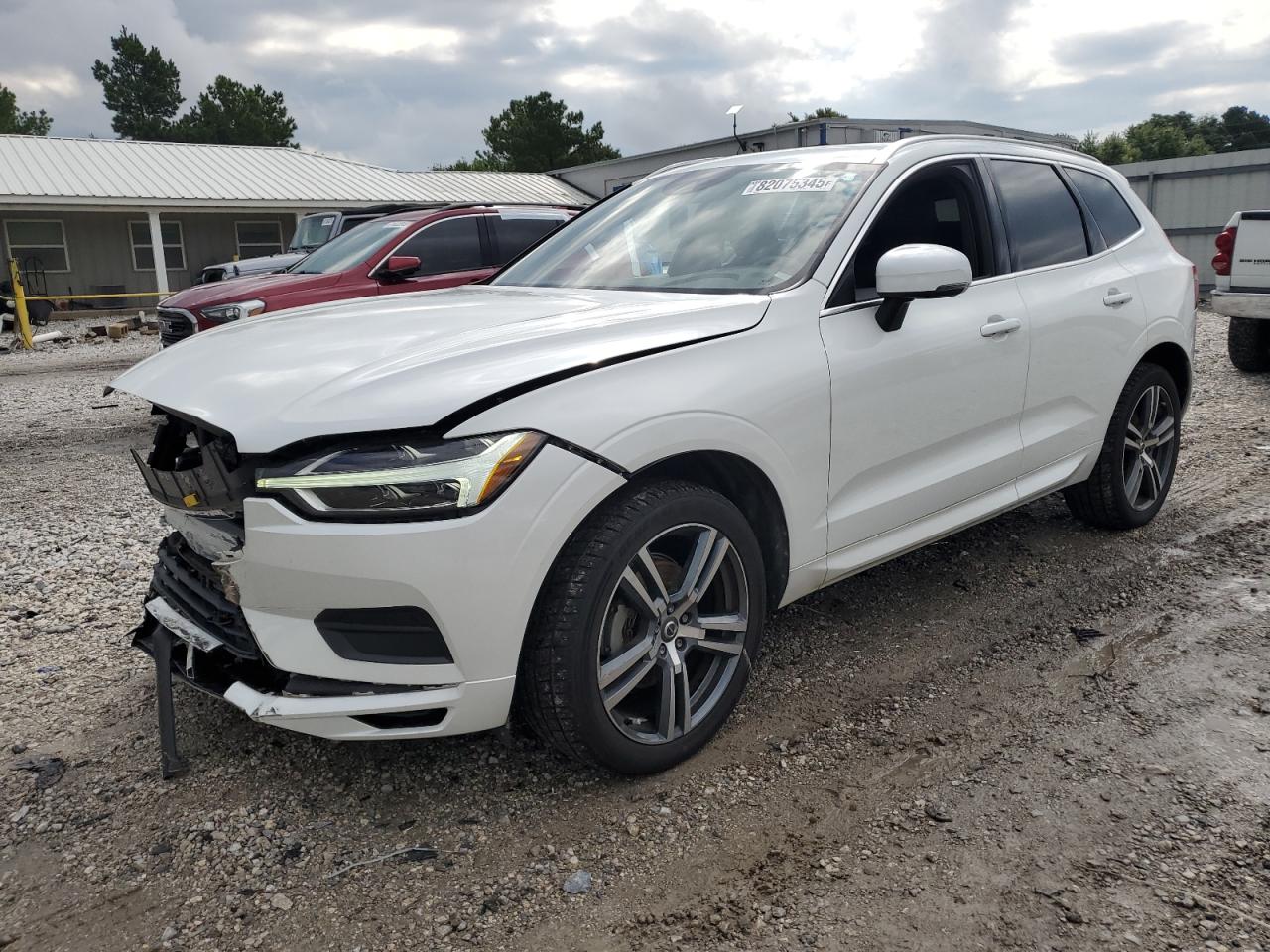 VOLVO XC60 T5 MOMENTUM