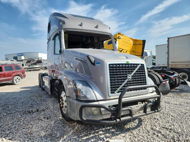 Global Auto Auctions: 2016 VOLVO VN VNL